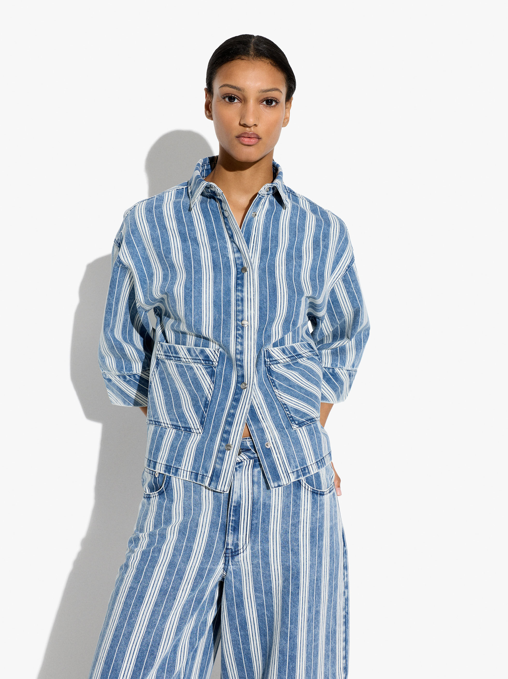 Resim Pamuklu Çizgili Denim Gömlek