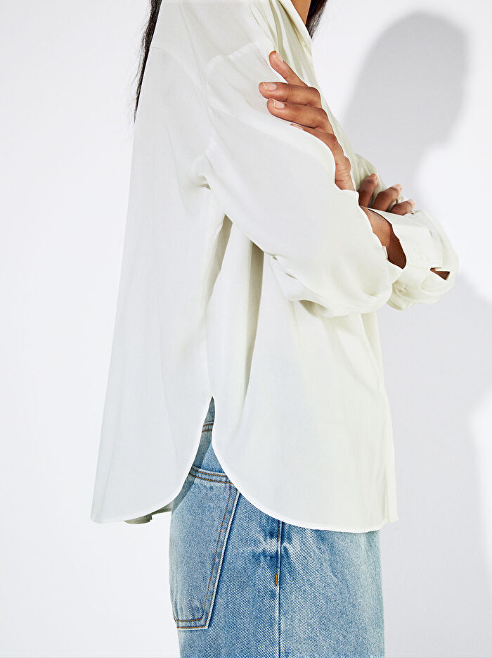 Düğmeli Uzun Kollu Gömlek