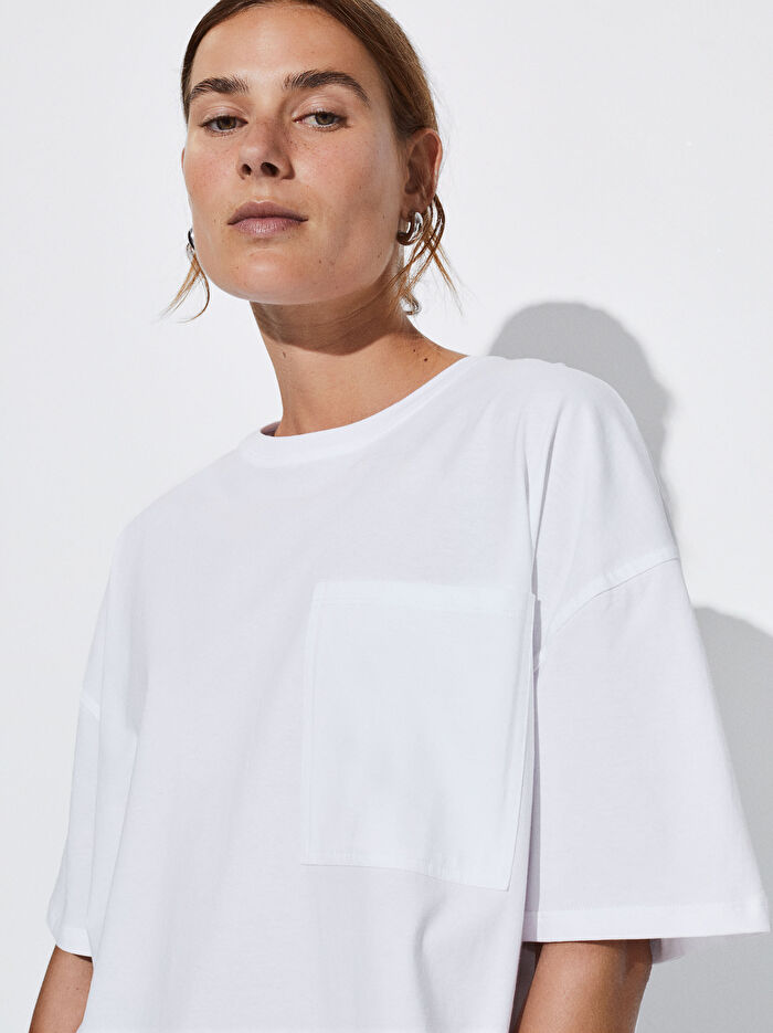 Pamuklu Cepli T-Shırt