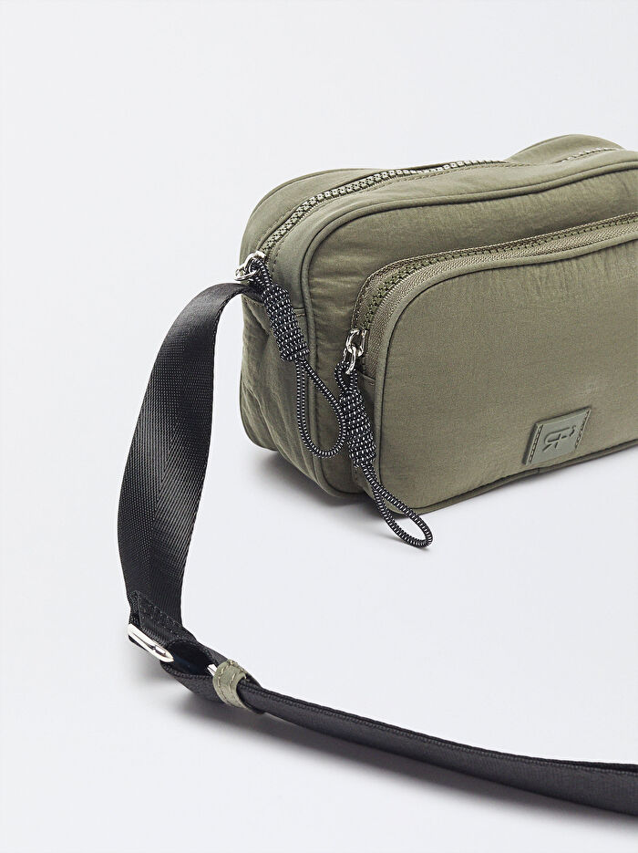 Teknik Kumaş Çapraz Askılı Çanta