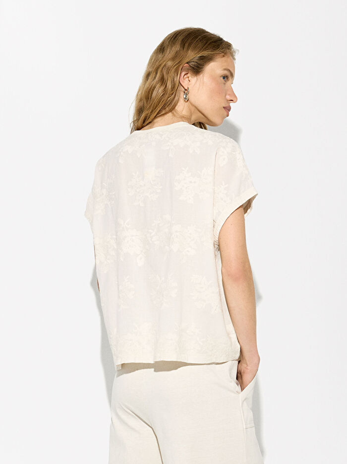 Nakış Detaylı T-Shirt