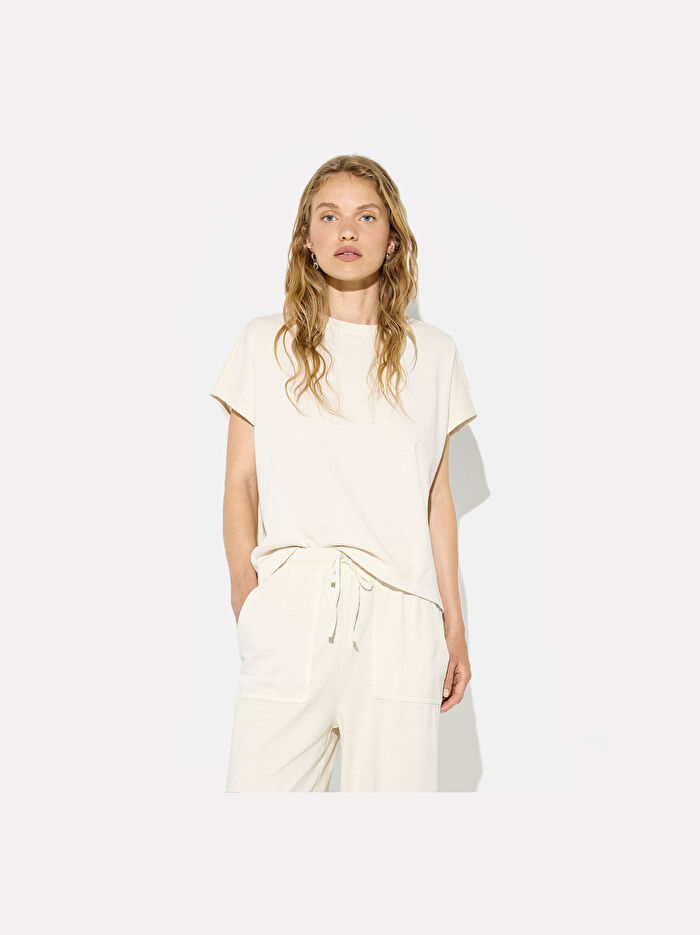 Nakış Detaylı T-Shirt