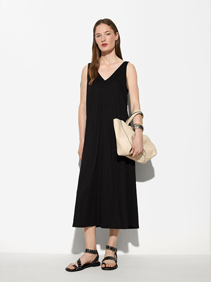 Bol Kesim V-Yaka Elbise