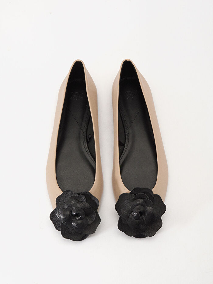 Çiçek Detaylı Babet