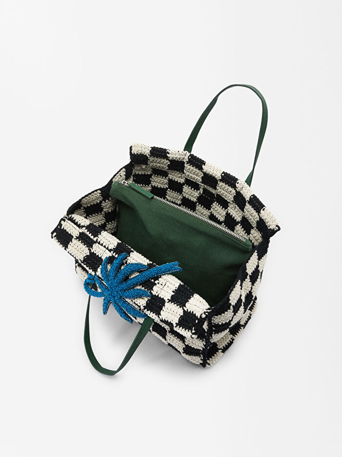 Kroşe Örgü Charm'lı Tote Çanta