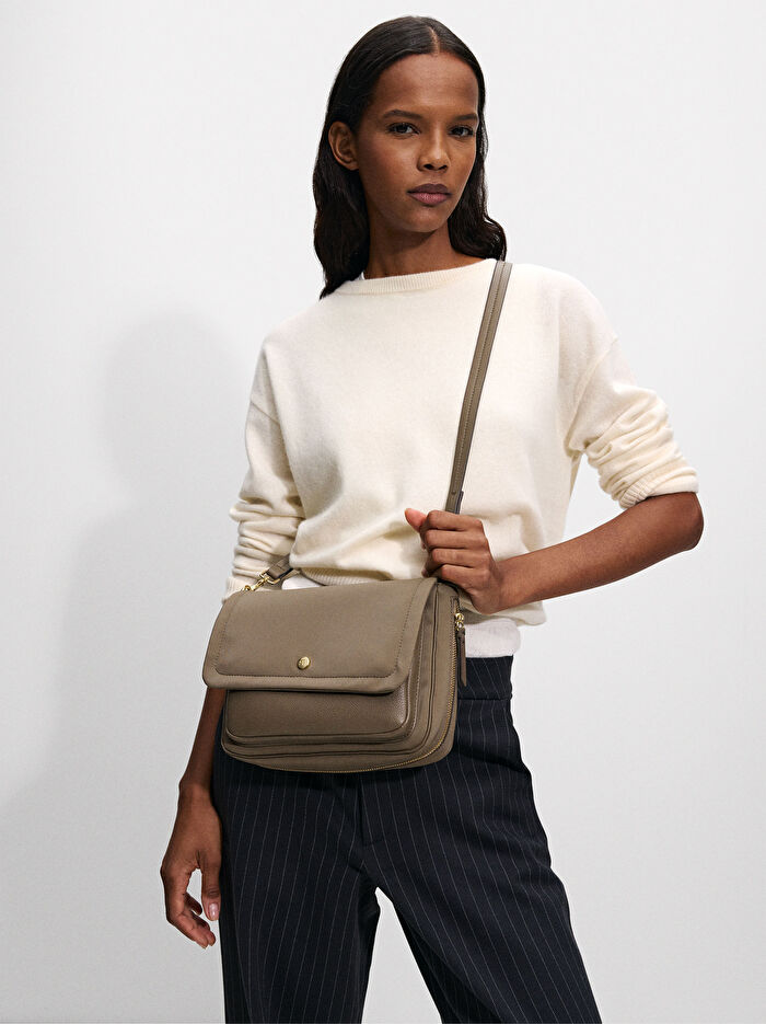 Mıknatıs Kapaklı Çapraz Askılı Çanta