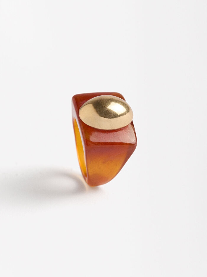 Metalik Detaylı Kare Yüzük