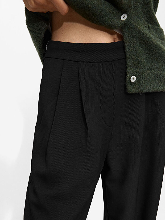 Pile Dökümlü Pantolon