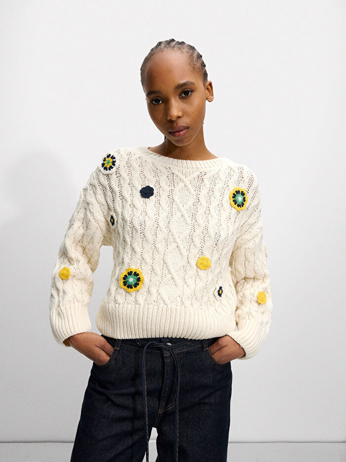 Papatya Desenli Örgü Kazak