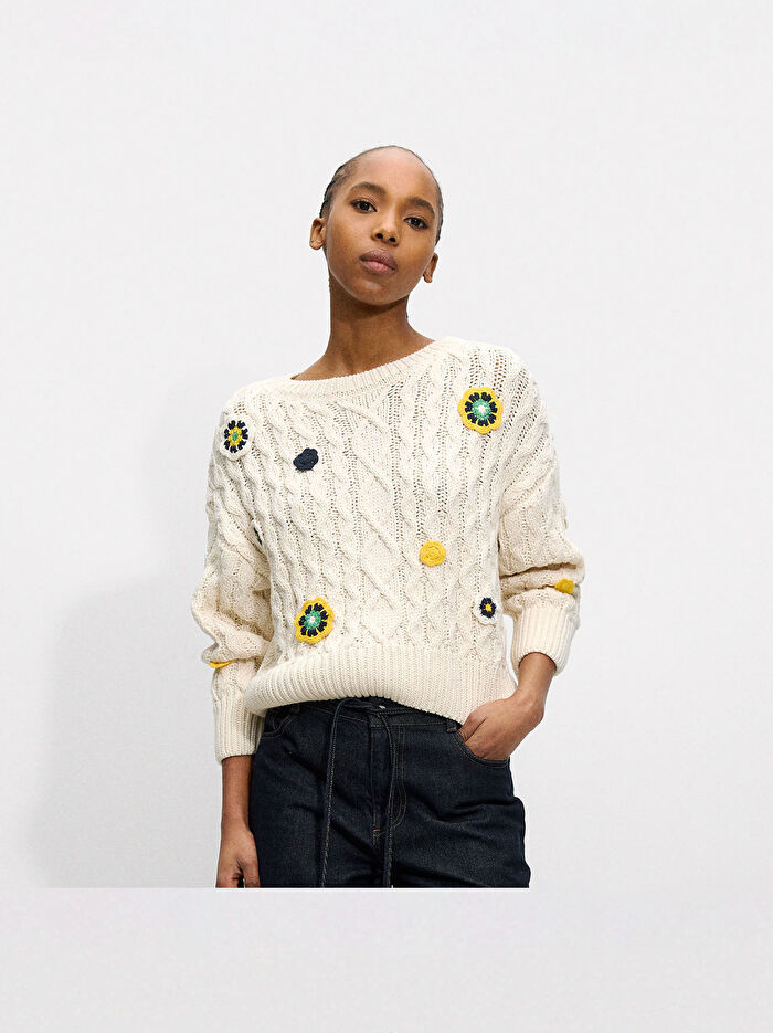 Papatya Desenli Örgü Kazak