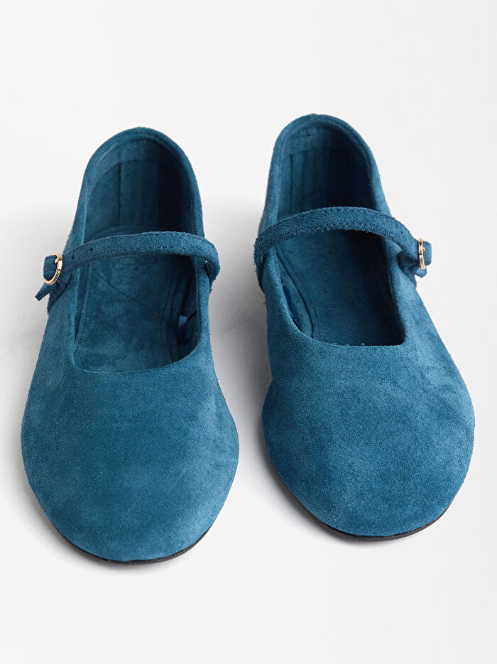 Askılı ve Tokalı Deri Babet