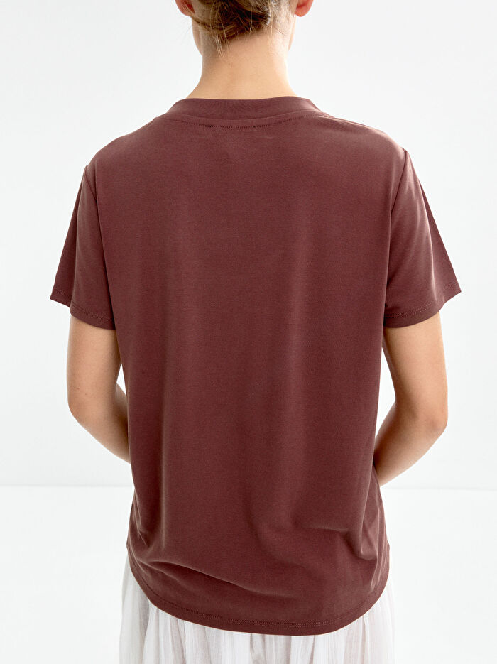 V-Yaka Basic T-shirt