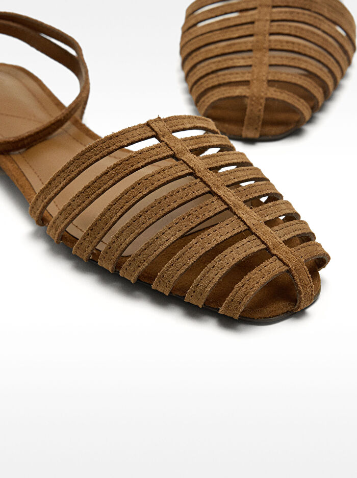 Deri Kayışlı Düz ​​Sandalet