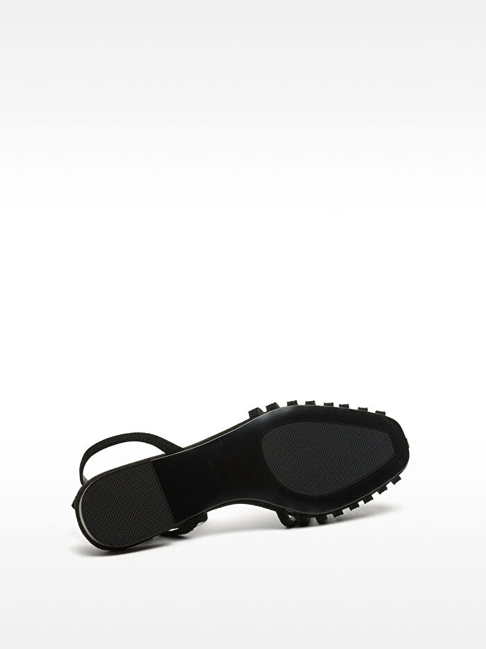 Deri Kayışlı Düz ​​Sandalet