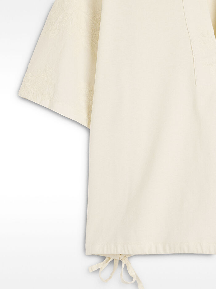 %100 Pamuk Nakışlı T-Shirt