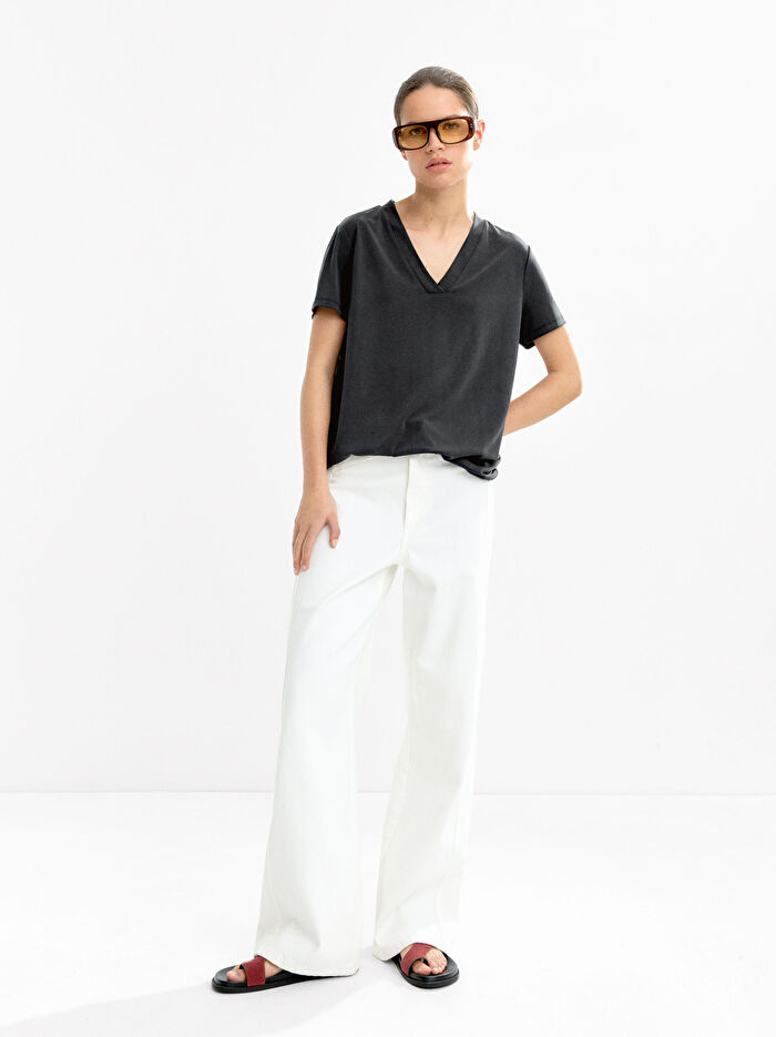 V-Yaka Basic T-shirt