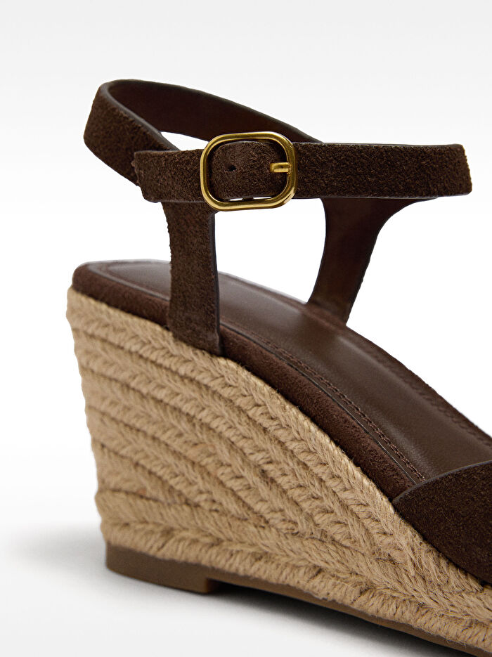 Dolgu Topuk Deri Sandalet