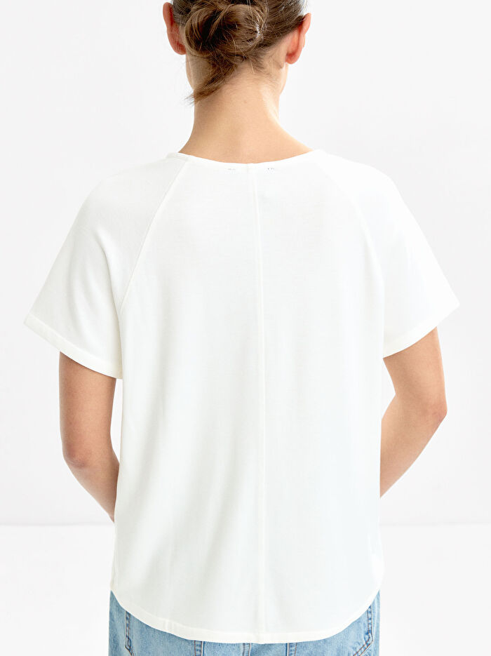 V-Yaka Basic T-shirt