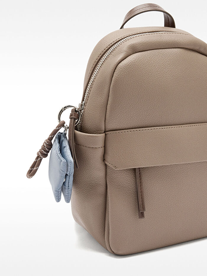Charm'lı Basic Sırt Çantası
