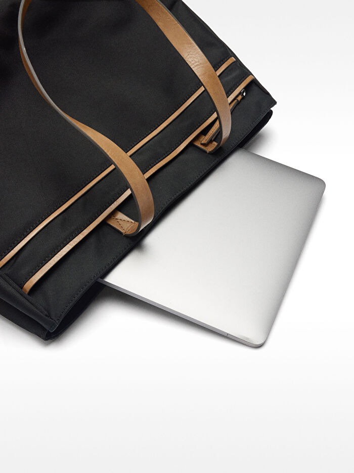 13 İnç Teknik Kumaş Laptop Çantası