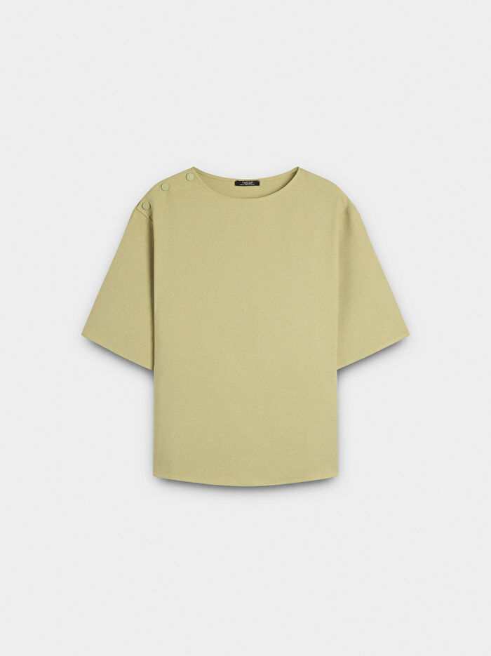 Düğme Detaylı T-Shirt