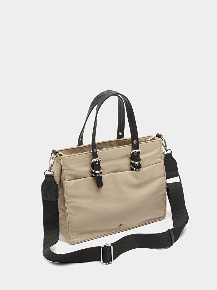 Charm’lı Teknik Kumaş Tote Çanta