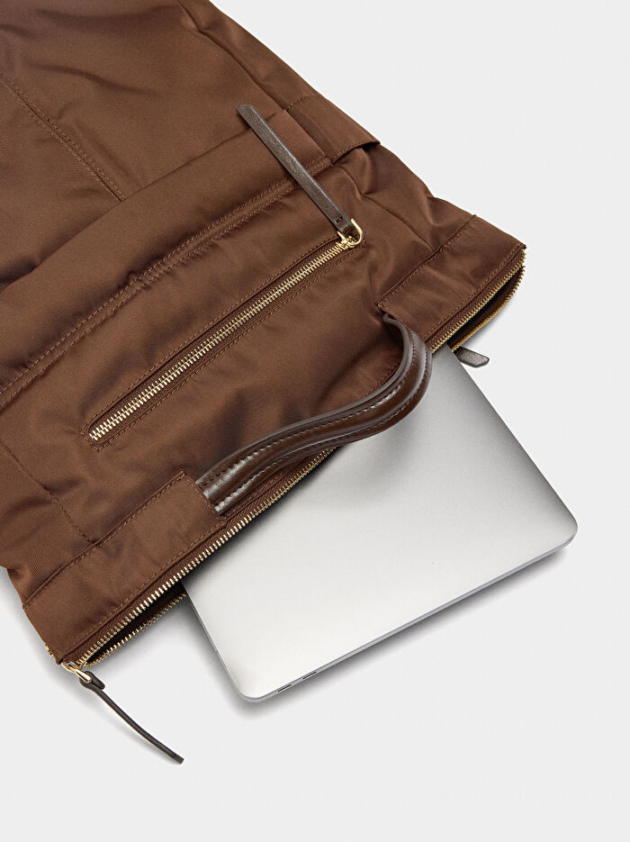 13 İnç Teknik Kumaş Laptop Sırt Çantası