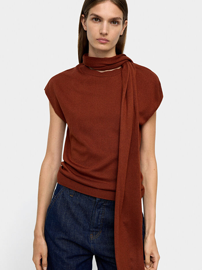 Boyun Bağlı Örme Yelek