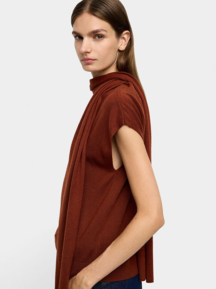 Boyun Bağlı Örme Yelek