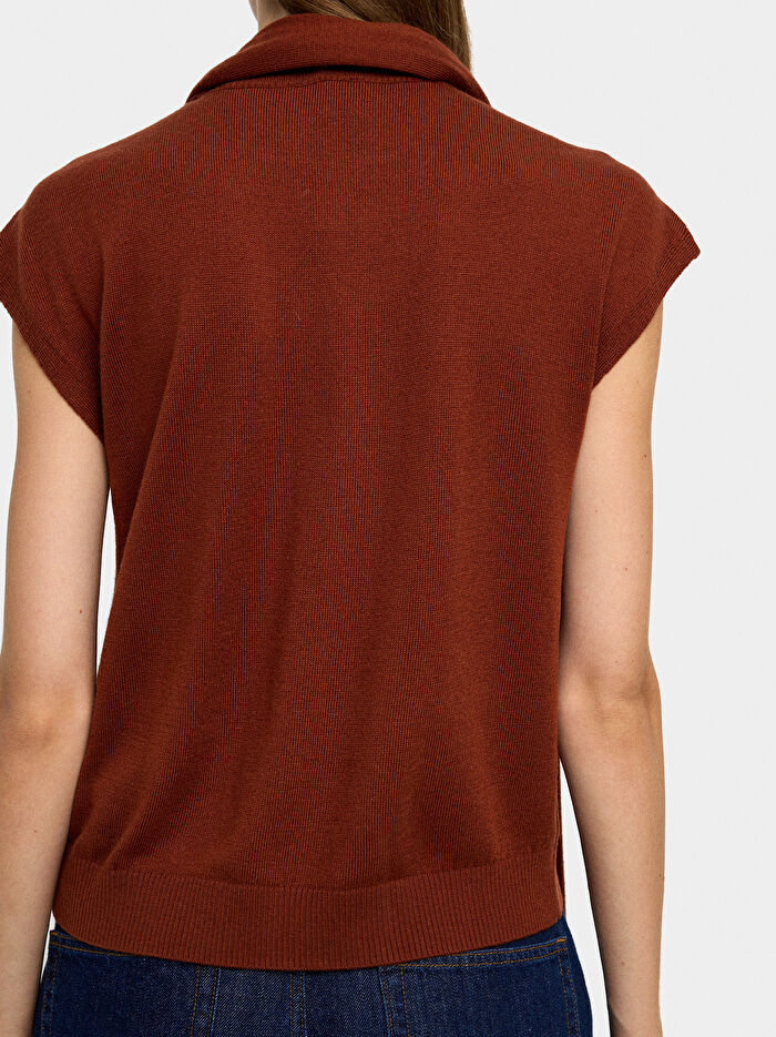 Boyun Bağlı Örme Yelek