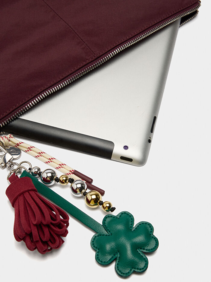 Charm’lı Teknik Kumaş 13 İnç Tablet Kılıfı