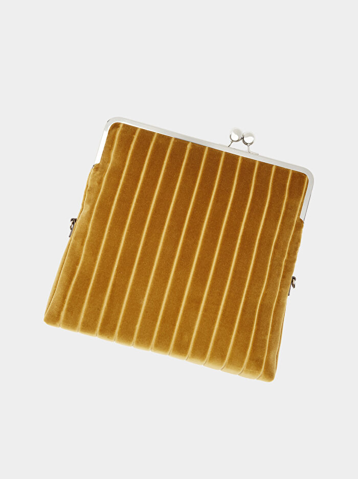 Kapaklı Nervürlü Parti Çantası