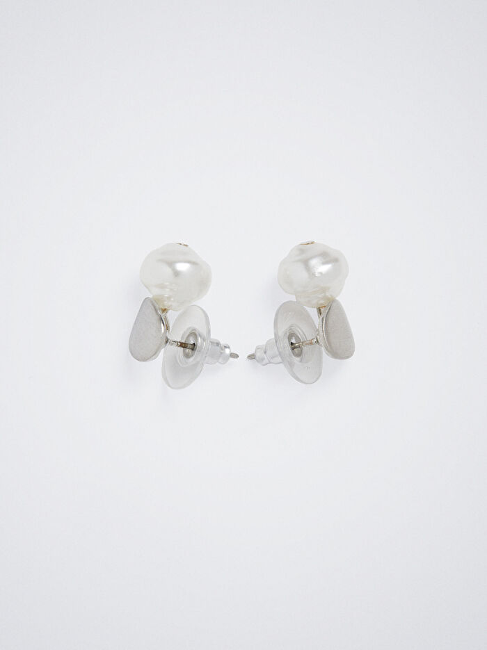 İnci Detaylı Küpe