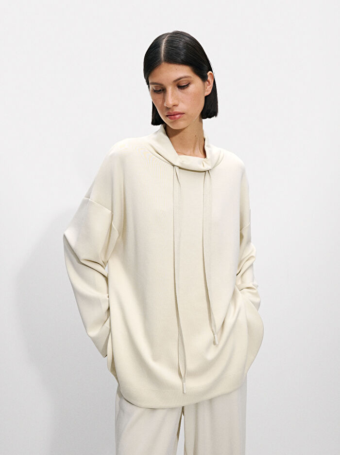 Yüksek Yaka Modal Kumaş Sweatshirt