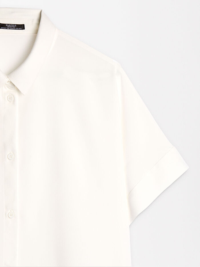 Düğmeli Kısa Kollu Gömlek