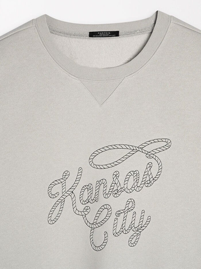 Nakış Detaylı Sweatshirt