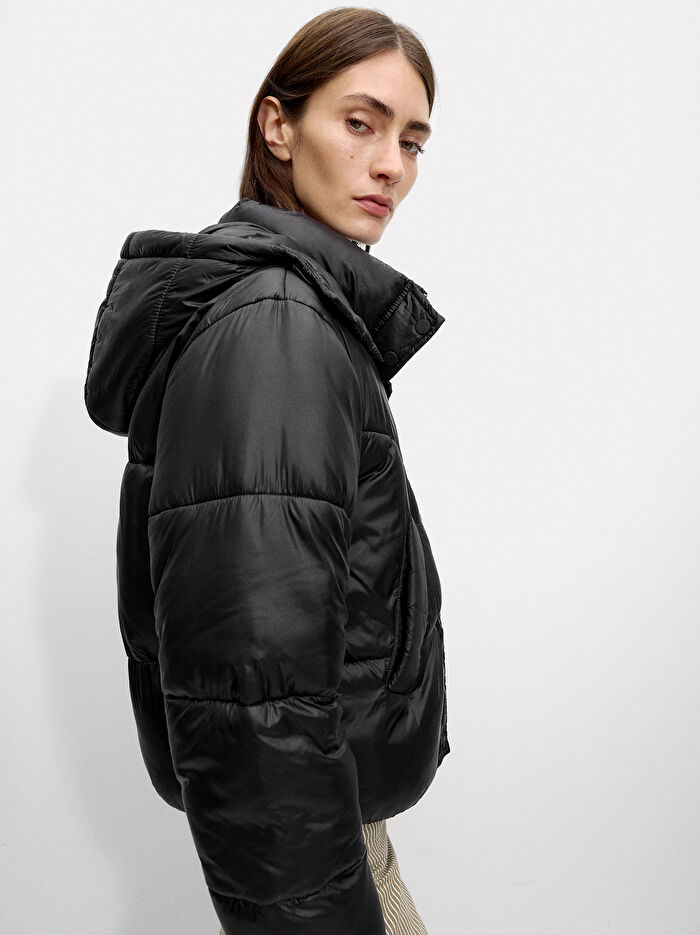 Kapüşonlu Kapitone Mont