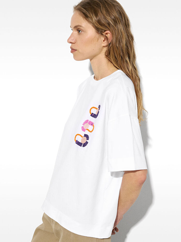 Boncuk Detaylı T-Shirt