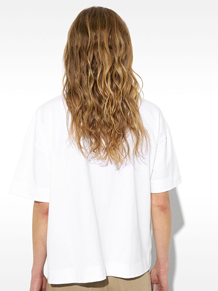 Boncuk Detaylı T-Shirt