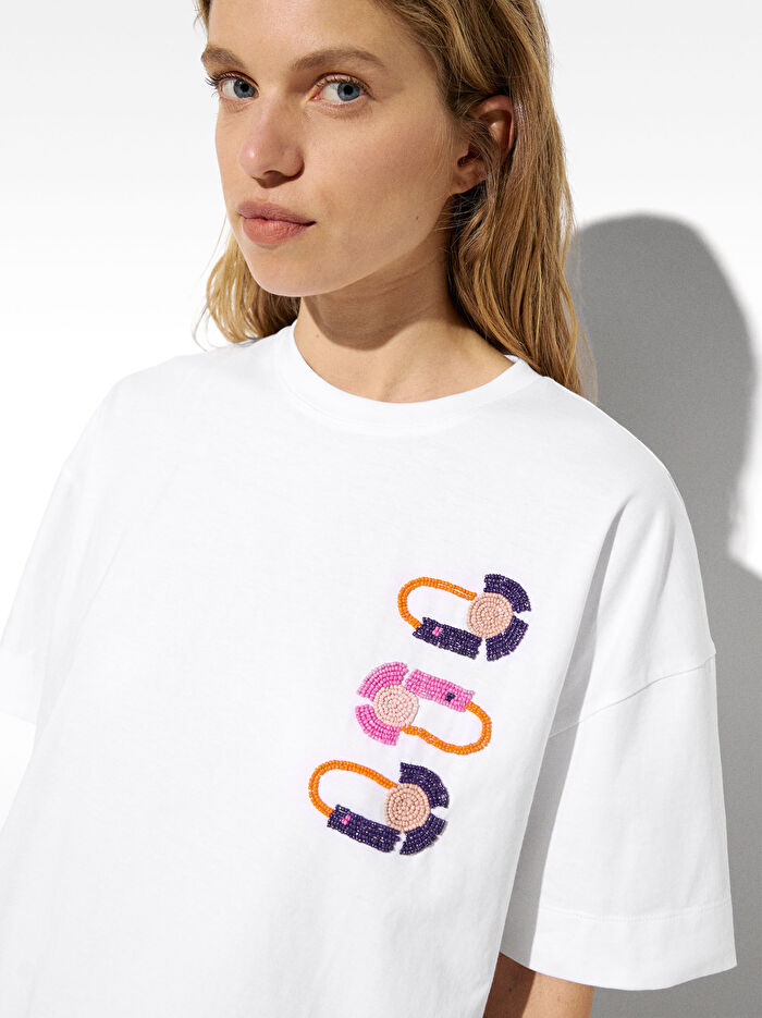 Boncuk Detaylı T-Shirt