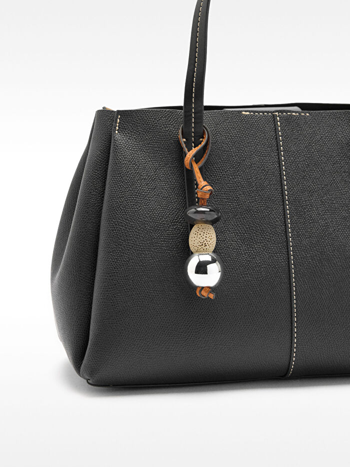 Dokulu ve Charm'lı Tote Çanta
