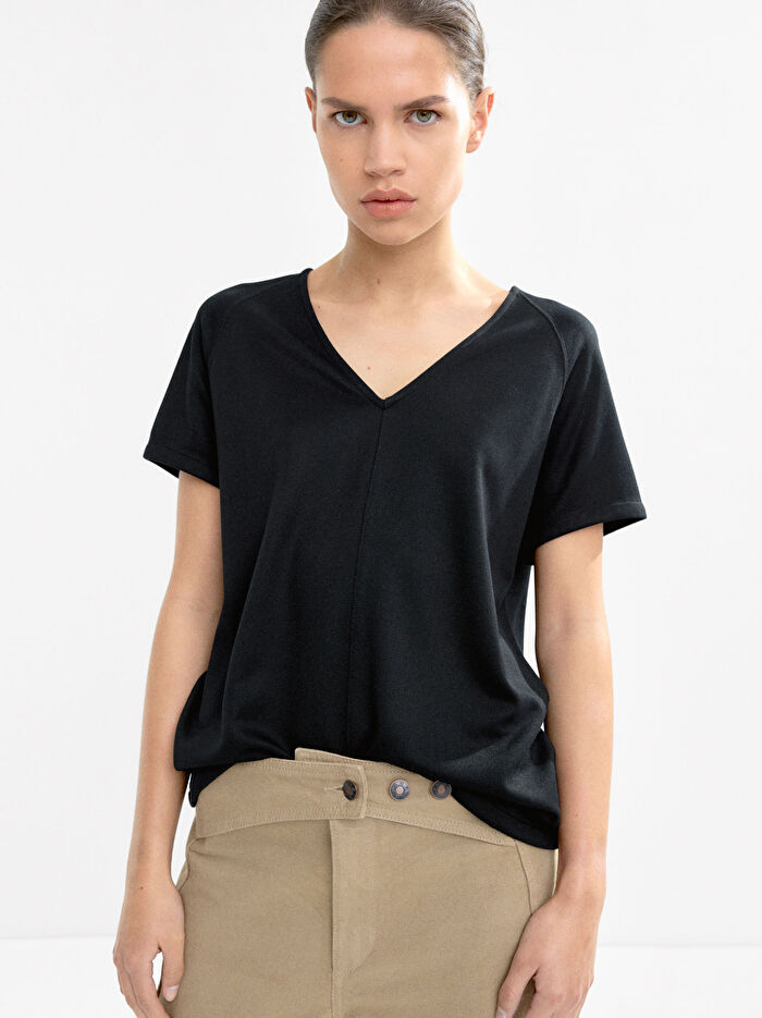 V-Yaka Basic T-shirt