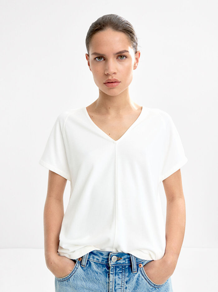 V-Yaka Basic T-shirt