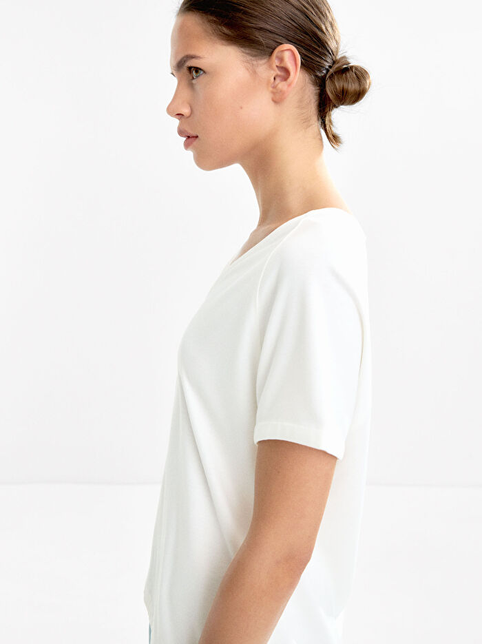 V-Yaka Basic T-shirt