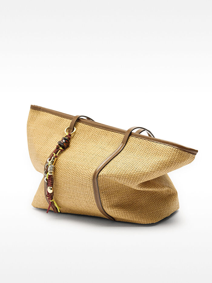 Hasır Efektli Charm'lı Shopper Çanta
