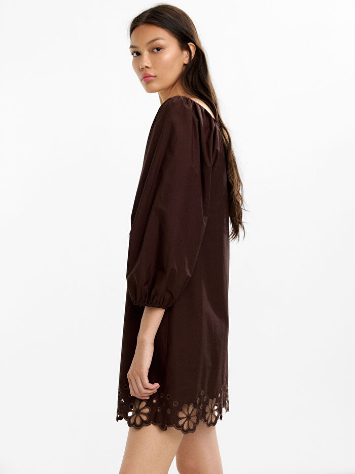 Nakış İşlemeli Kısa Elbise %100 Pamuk