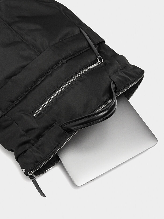 13 İnç Teknik Kumaş Laptop Sırt Çantası