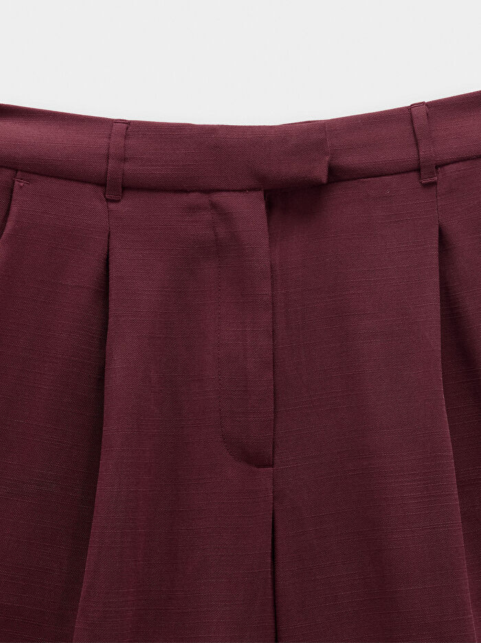 Pileli Bermuda Şort