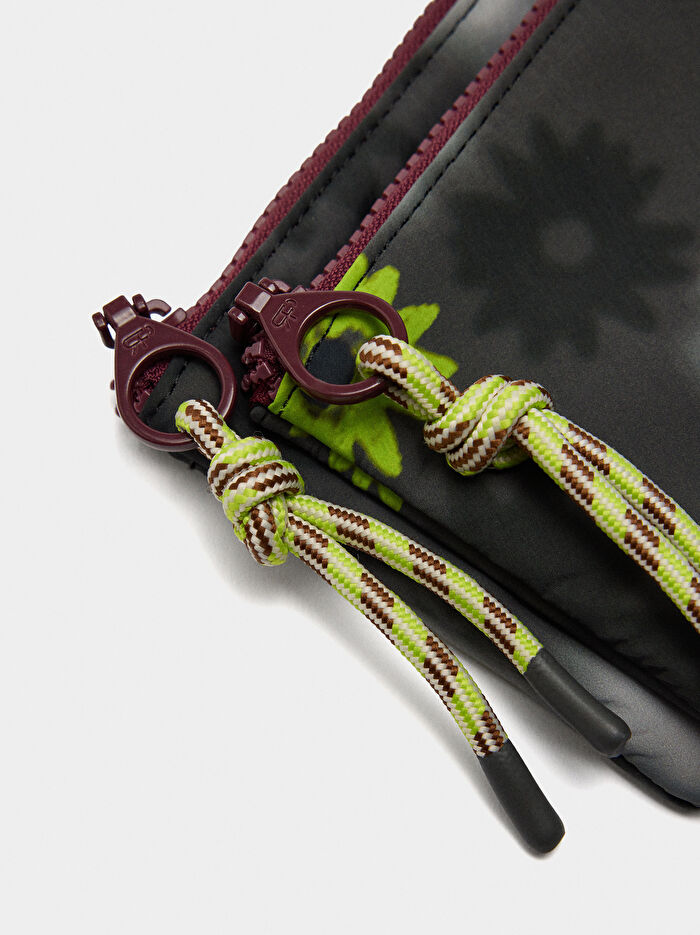 Teknik Kumaş Çiçek Desenli Çok Amaçlı Çanta