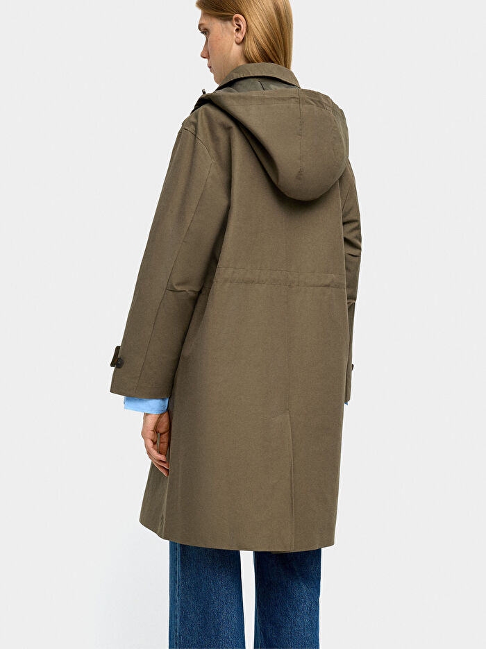 Cepli ve Kapüşonlu Trençkot